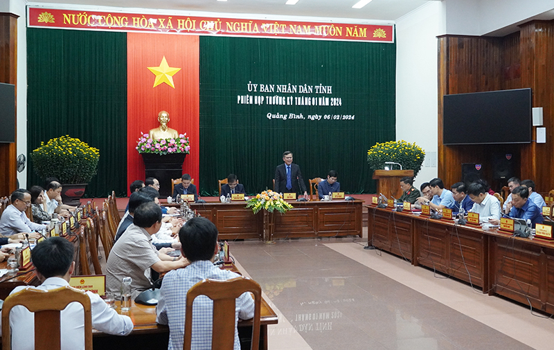 Quang cảnh phiên họp.
