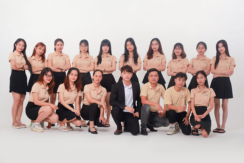 Nhân viên công ty Hana Hotel Travel Company được thành lập vào tháng 2/2017