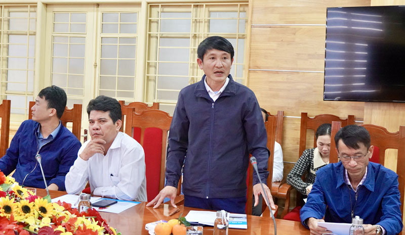 Các đại biểu thảo luận tại hội nghị.