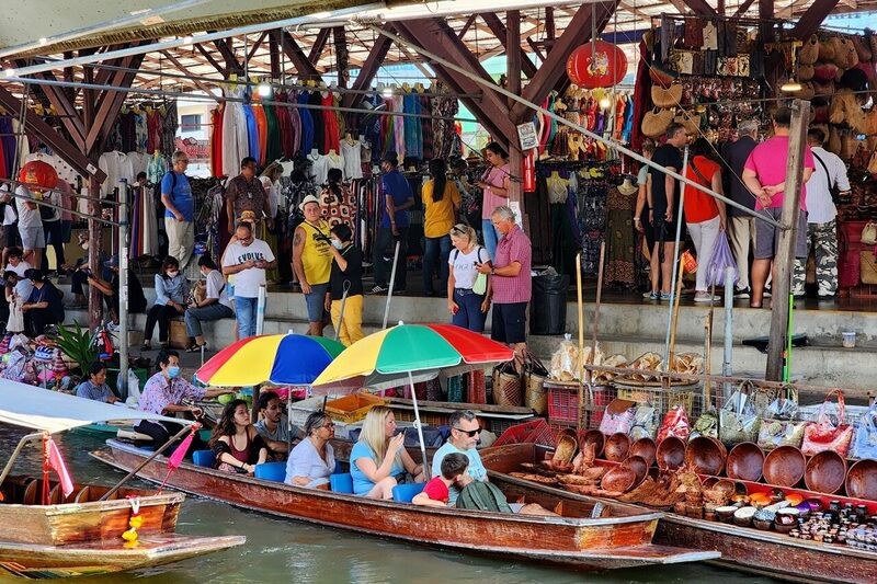Trải nghiệm tham quan thú vị ở chợ nổi Damnoen Saduak