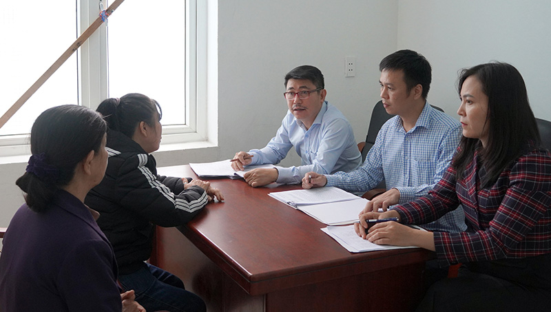Tổ thư ký tiếp dân của đồng chí Bí thư Tỉnh ủy đã hướng dẫn công dân