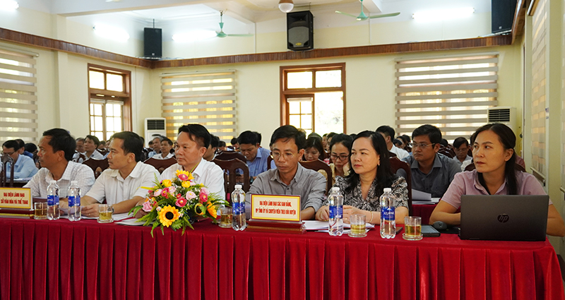 Các đại biểu tham dự hội nghị.