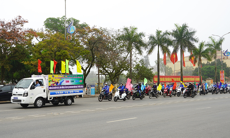 TP. Đồng Hới ra quân phát động thực hiện “Tháng Văn minh đô thị năm 2024”.