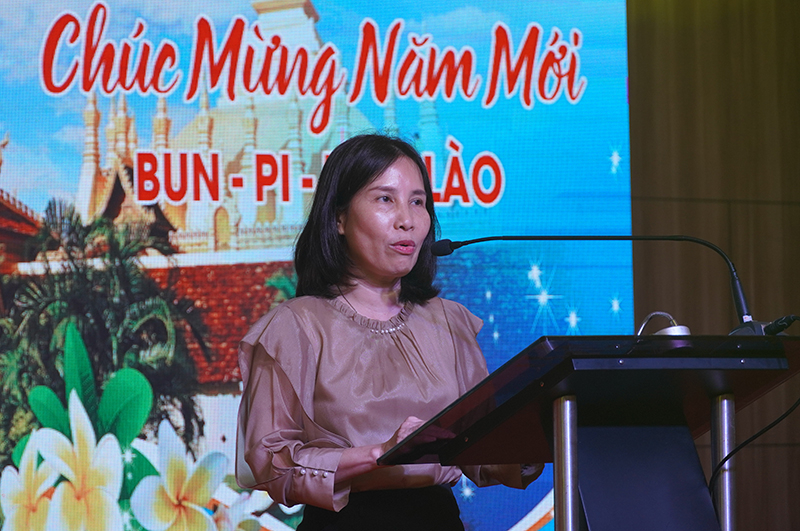 Lãnh đạo Sở Ngoại vụ phát biểu tại buổi gặp mặt.