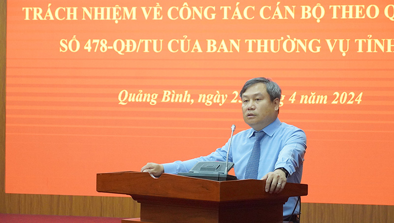 Đồng chí Bí thư Tỉnh ủy, Trưởng đoàn Đại biểu Quốc hội tỉnh Vũ Đại Thắng phát biểu tại lễ ký