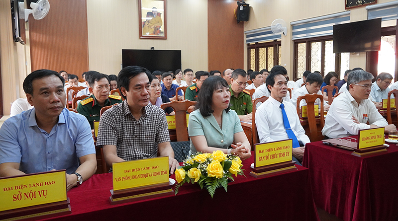 Đại biểu tham dự kỳ họp.