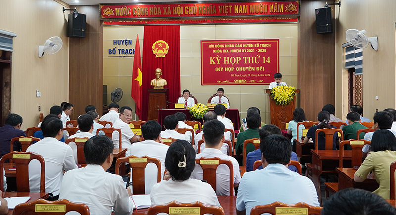 Quang cảnh kỳ họp.