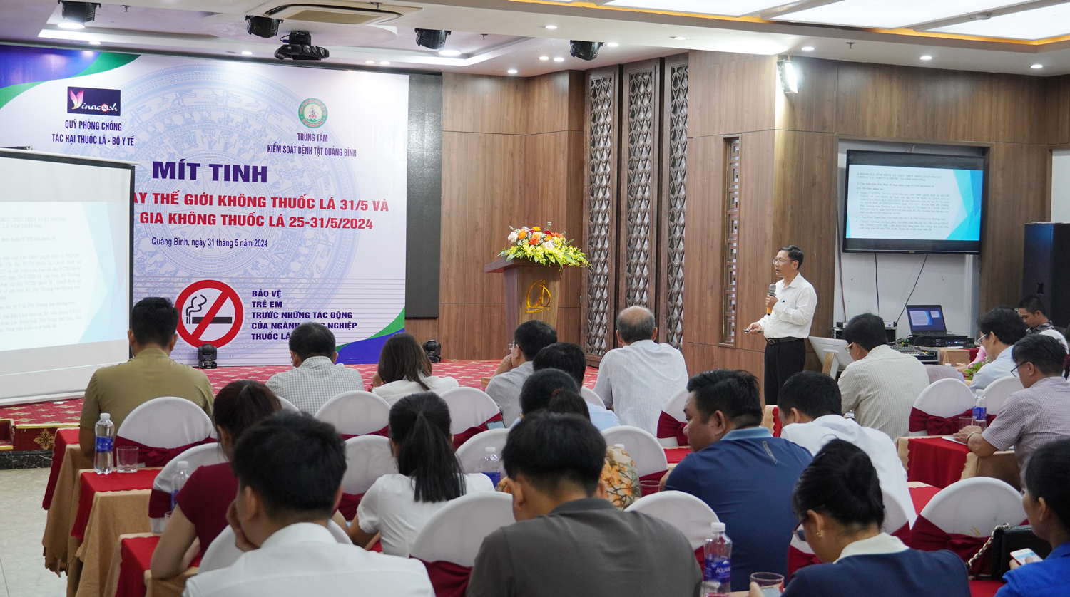 Đại diện lãnh đạo Trung tâm Kiểm soát bệnh tật tỉnh (đơn vị đầu mối thực hiện chương trình PCTHTL tỉnh) báo cáo hoạt động PCTHTL trên địa bàn.