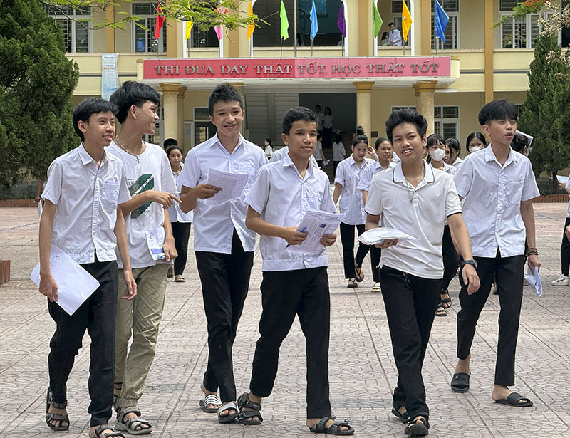 Đa số thí sinh có tâm trạng thoải mái sau khi rời phòng thi