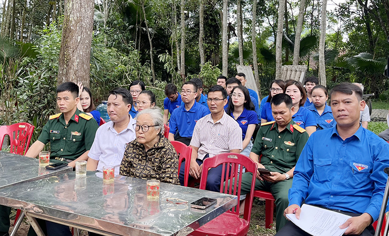  Các đại biểu tham dự lễ khởi công.