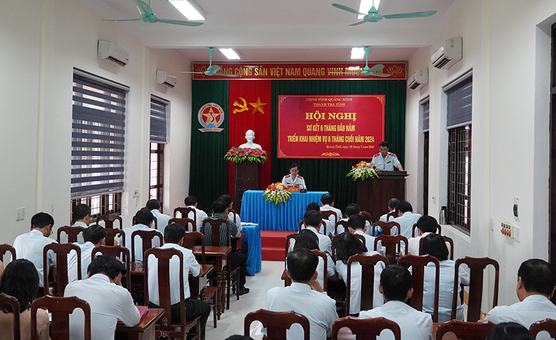 Toàn cảnh hội nghị.