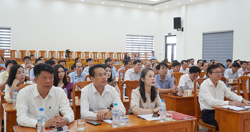 Các đại biểu tham dự hội nghị.