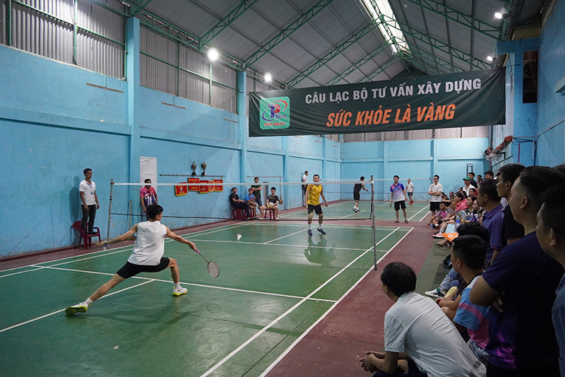 Tranh tài quyết liệt tại trận chung kết cầu lông đơn nam.