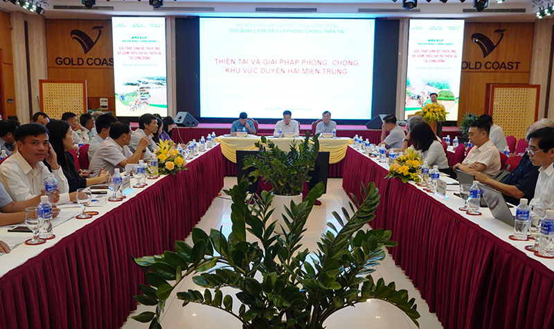 Quang cảnh diễn đàn