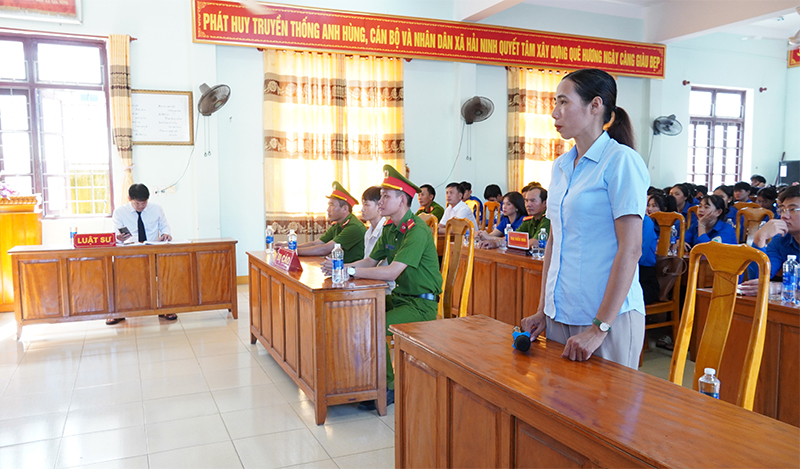  Phiên tòa giả định được tổ chức chân thật, sinh động.