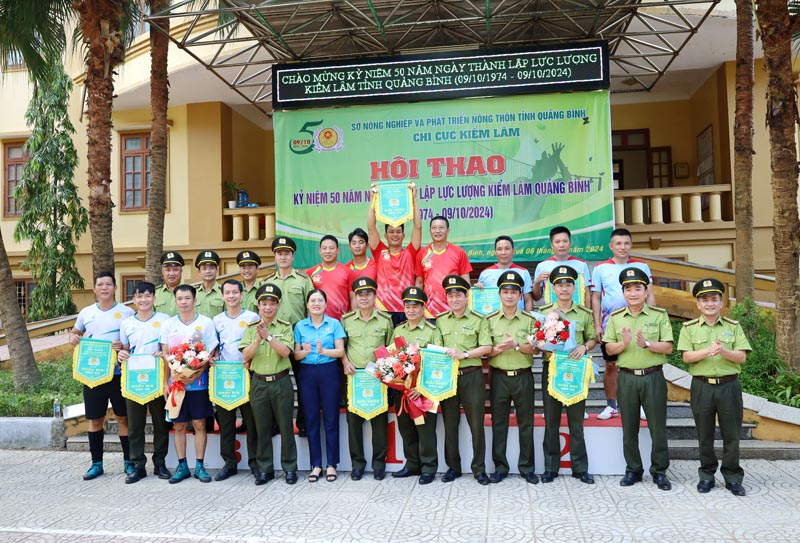 Các đội đạt giải ở bộ môn kéo co