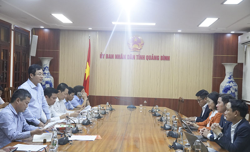 Đại diện lãnh đạo Sở GD-ĐT đóng góp ý kiến tại buổi làm việc