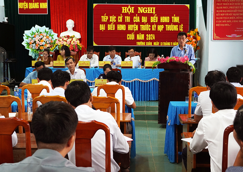  Cử tri huyện Quảng Ninh bày tỏ tâm tư, nguyện vọng.