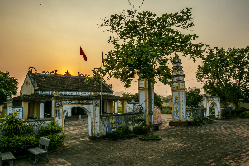 Đình cổ làng Minh Lệ, xã Quảng Minh (TX. Ba Đồn).
