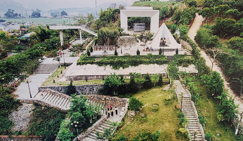 Toàn cảnh khu tưởng niệm Tây Tiến.       Ảnh: T.Long