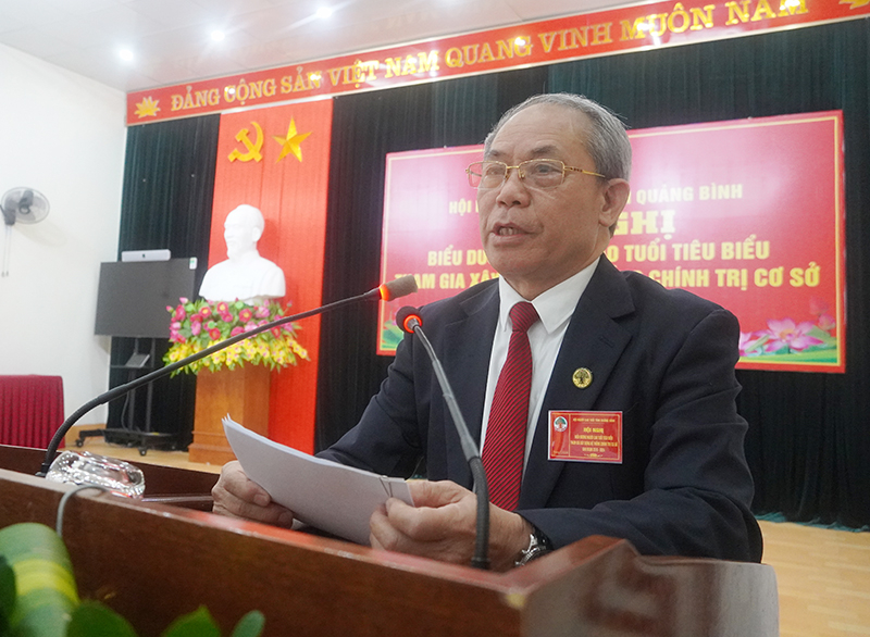 Ông Đinh Minh Thử, Chủ tịch Hội Người cao tuổi tỉnh phát biểu khai mạc hội nghị.