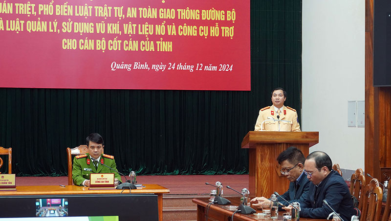 Lãnh đạo Phòng Cảnh sát Giao thông Công an tỉnh quán triệt về Luật TTATGT đường bộ