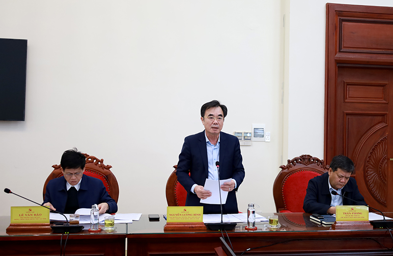 Đồng chí Trưởng ban Nội chính Tỉnh ủy Nguyễn Lương Bình báo cáo kết quả