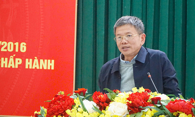 Đồng chí Chủ tịch Hội Nông dân tỉnh Trần Tiến Sỹ phát biểu tại Hội nghị
