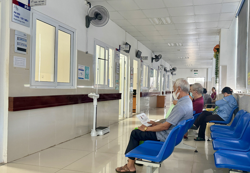Các cơ sở KCB BHYT từng bước đầu tư cơ sở vật chất, trang thiết bị, nhân lực đáp ứng cơ bản nhu cầu KCB của người dân.
