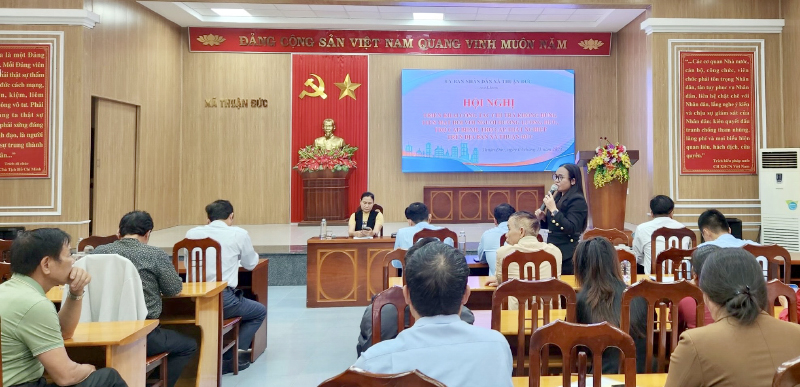 Xã Thuận Đức tổ chức hội nghị triển khai công tác chi trả không dùng tiền mặt đối với người hưởng lương hưu, trợ cấp BHXH.
