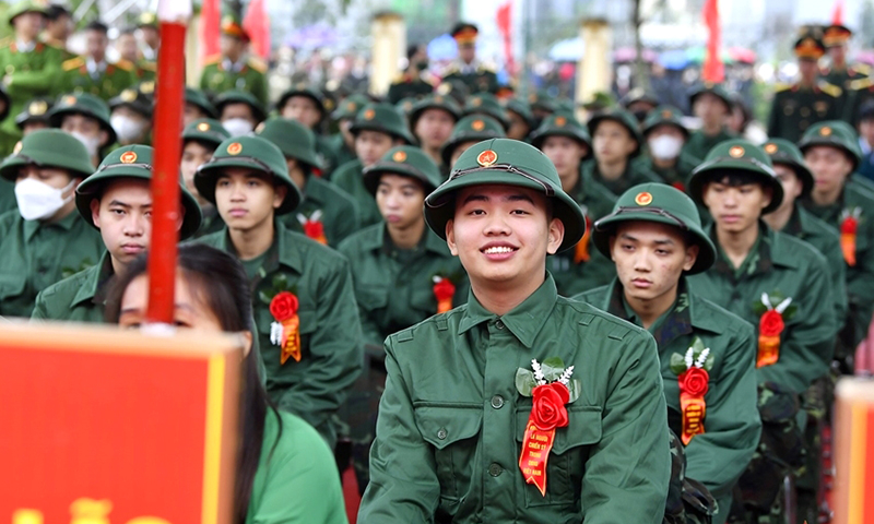 Khuôn mặt tươi trẻ, tự hào của thanh niên huyện Kim Động (Hưng Yên) trong ngày lên đường nhập ngũ năm 2024.