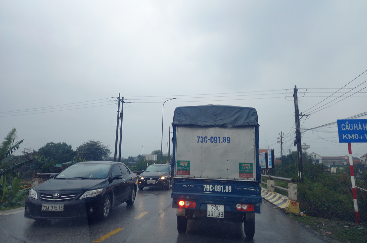 Ắch tắc trên cầu Hà Huy Tập.