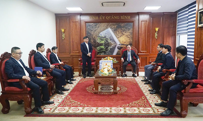 Phó Cục trưởng Cục 11 Đại tá Tưởng Văn Thể gửi lời chúc mừng năm mới và lời cảm ơn của Đảng ủy, lãnh đạo Cục 11 đến cấp ủy, chính quyền các tỉnh, thành phố trong đó có tỉnh Quảng Bình.