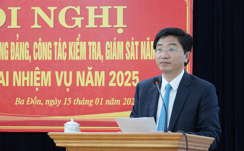 Đồng chí Bí thư Thị ủy Ba Đồn Trương An Ninh kết luận hội nghị.
