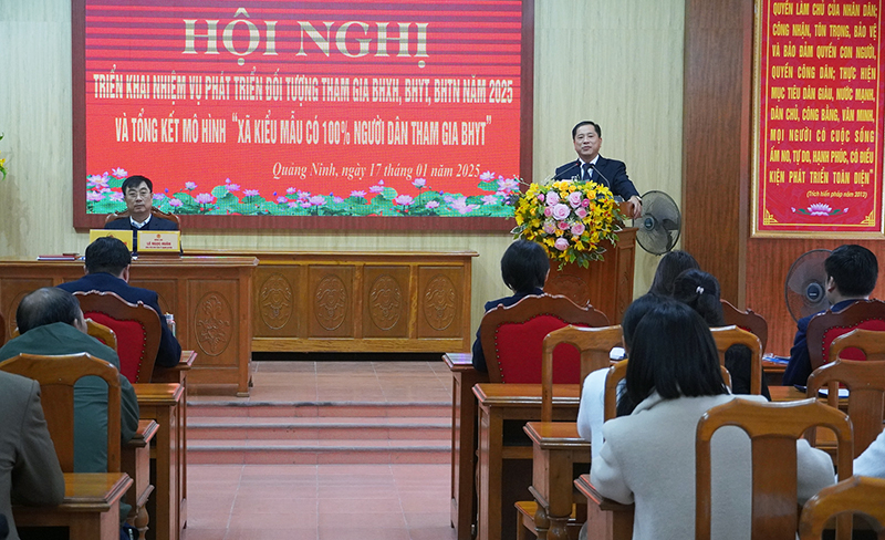 Lãnh đạo BHXH tỉnh phát biểu tại hội nghị.