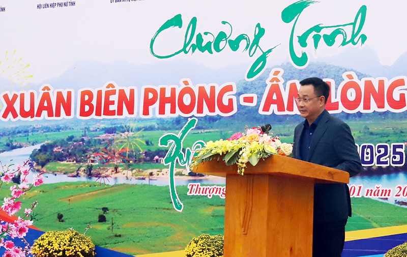 Đồng chí Bí thư Tỉnh ủy Lê Ngọc Quang phát biểu chúc Tết cán bộ, chiến sĩ và nhân dân xã Thượng Trạch tại chương trình “Xuân biên phòng-Ấm lòng dân bản”