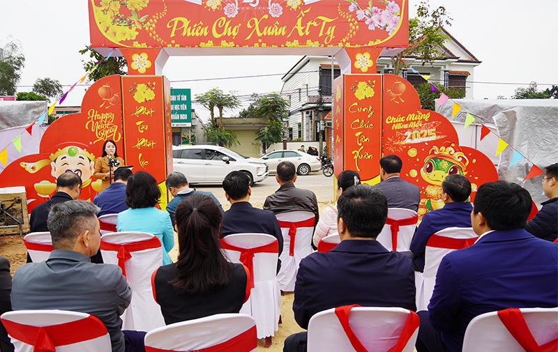 Quang cảnh lễ khai mạc.