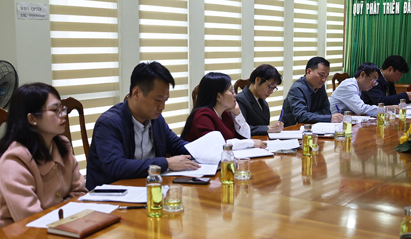   Các đại biểu dự họp.
