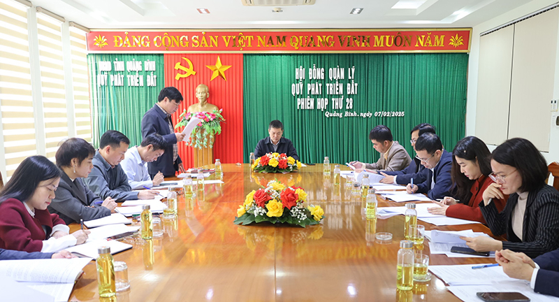     Quang cảnh cuộc họp.