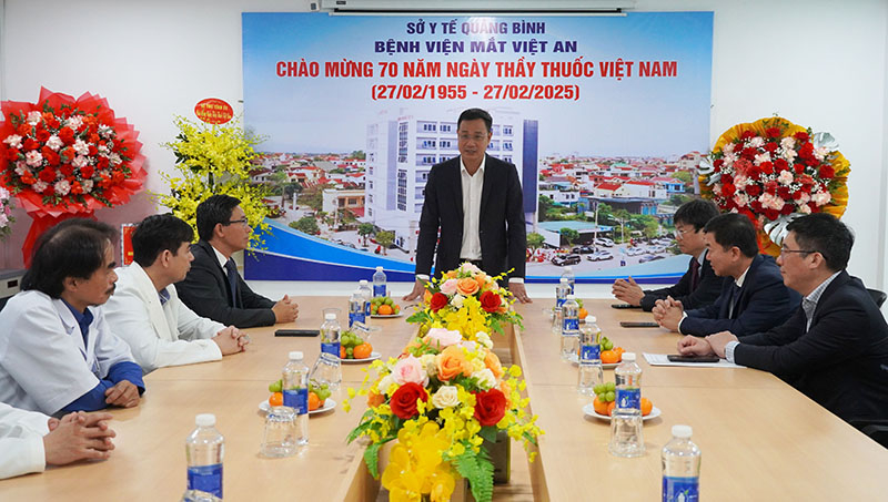 đồng chí Bí thư Tỉnh ủy mong muốn bệnh viện sẽ tiếp tục phát triển, thực hiện tốt chức năng, nhiệm vụ, mục tiêu đề ra
