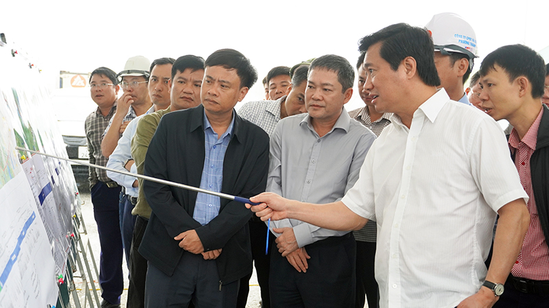 Thứ trưởng Bộ Xây dựng Nguyễn Tường Văn 