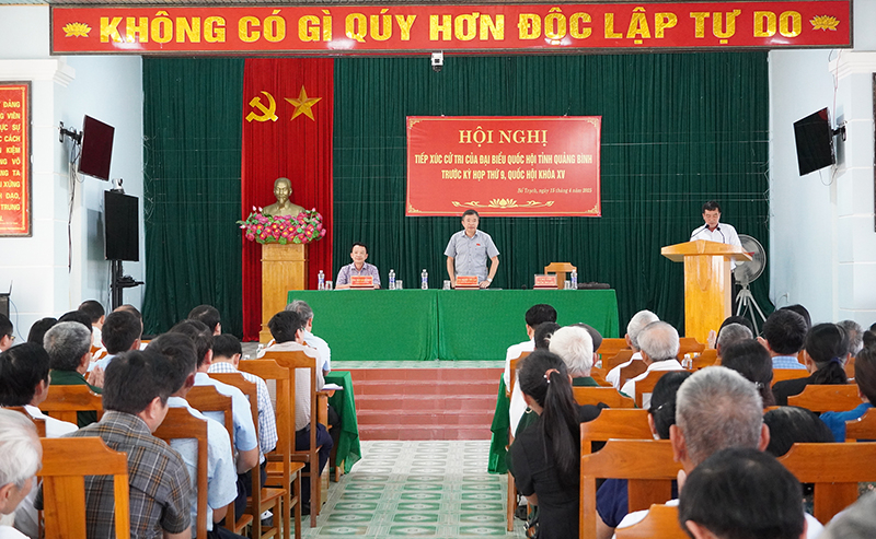 Đại biểu Quốc hội tỉnh tiếp xúc cử tri huyện Bố Trạch.