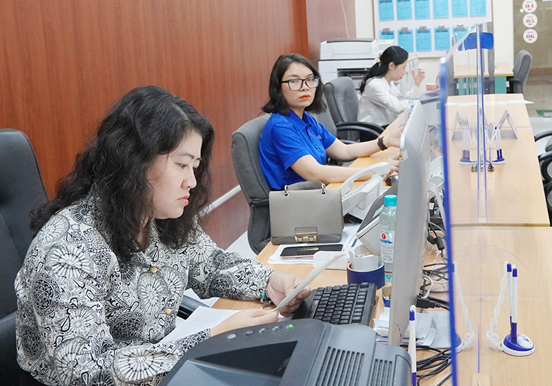 Tỉnh Quảng Bình nỗ lực triển khai các giải pháp nâng cao tỷ lệ hồ sơ trực tuyến.