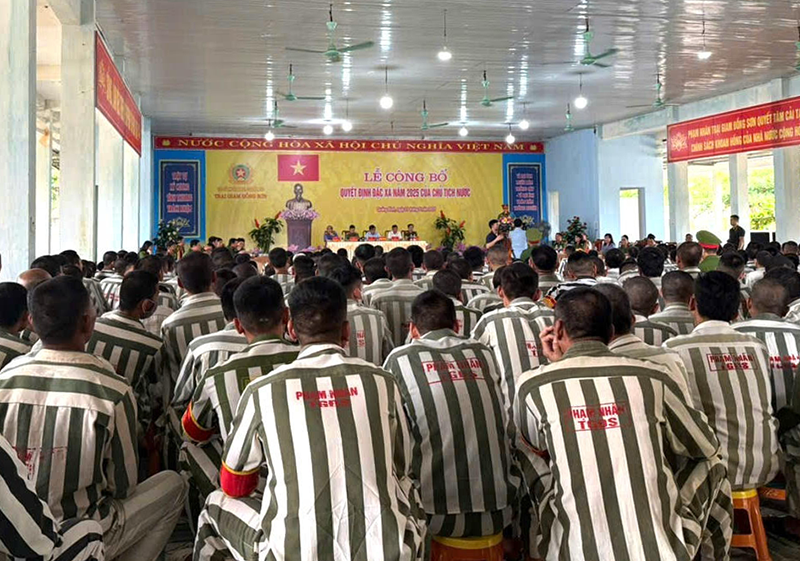 Trại giam Đồng Sơn tổ chức công bố quyết định đặc xá của Chủ tịch nước cho các phạm nhân
