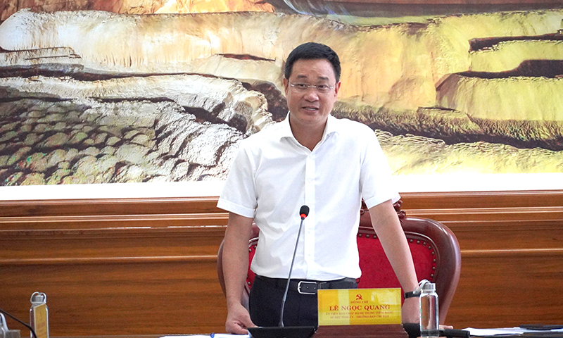 Đồng chí Bí thư Tỉnh ủy Lê Ngọc Quang phát biểu kết luận tại phiên họp.