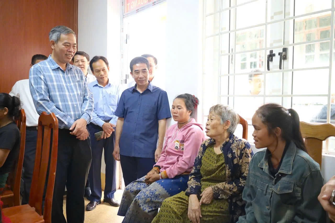 Lãnh đạo tỉnh đi thăm, làm việc với xã Tuyên Lâm về công tác dân tộc và tôn giáo - Ảnh: CTV