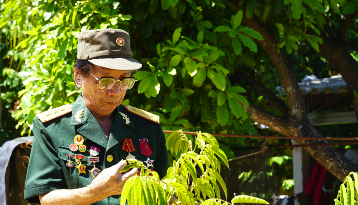 Cựu chiến binh Nguyễn Quang Ân và cuộc sống đời thường giản dị - Ảnh: N.M