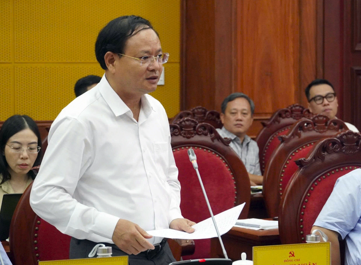 Thứ trưởng Bộ Nông nghiệp và Môi trường Lê Minh Ngân phát biểu tại buổi làm việc.