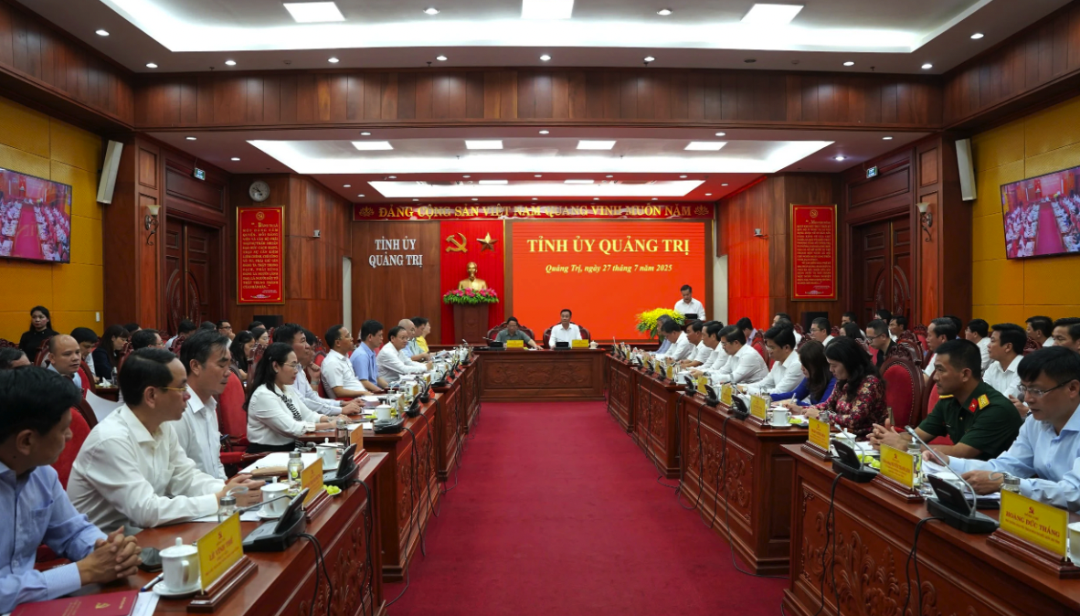 Quang cảnh buổi làm việc.