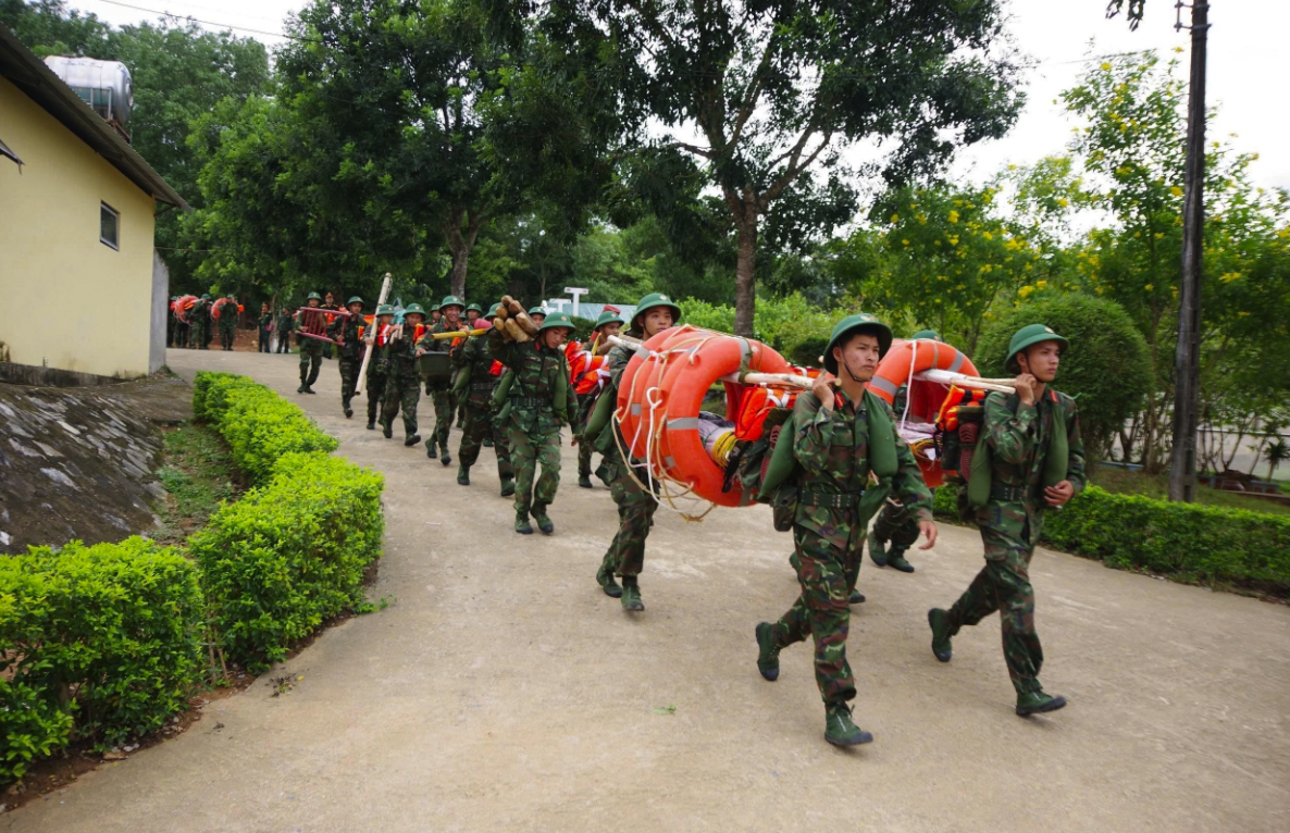 Thực hành báo động kiểm tra công tác phòng chống thiên tai, tìm kiếm cứu nạn ở Tiểu đoàn BB42, Trung đoàn BB996 - Ảnh: H.CUỐI